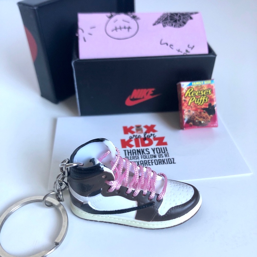 Travis Scott Jordan 1 3D Sneaker Keychain